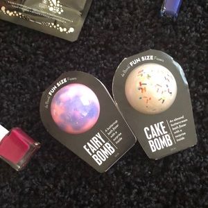 2 Bath Bombs
